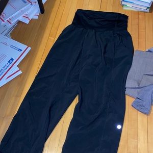 LULULEMON Capri pants